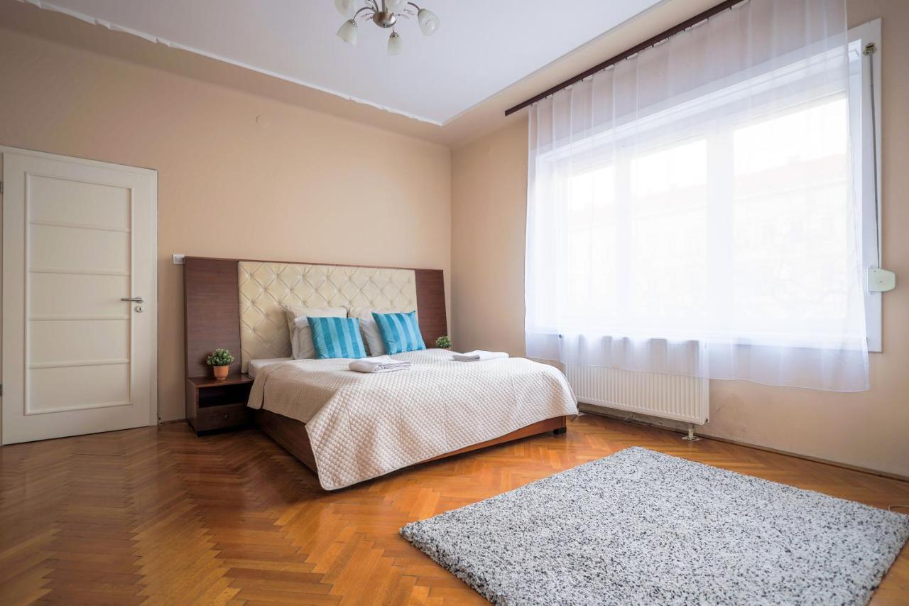 Downtown Vintage Home By Bella Будапеща Екстериор снимка